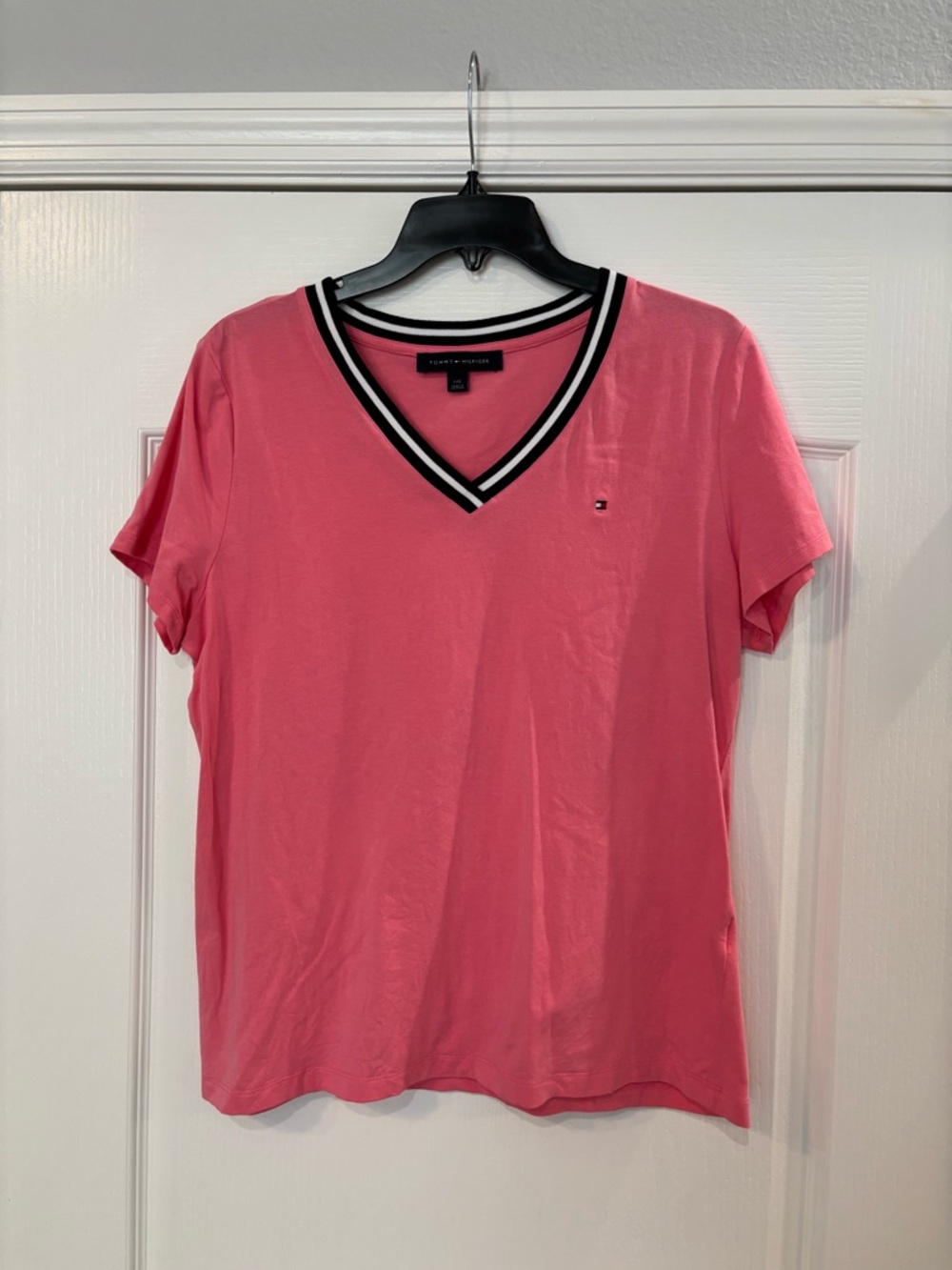 Tommy Hilfiger Pink V‑Neck Short Sleeve Tee with Striped Trim Neckline, Size Lg